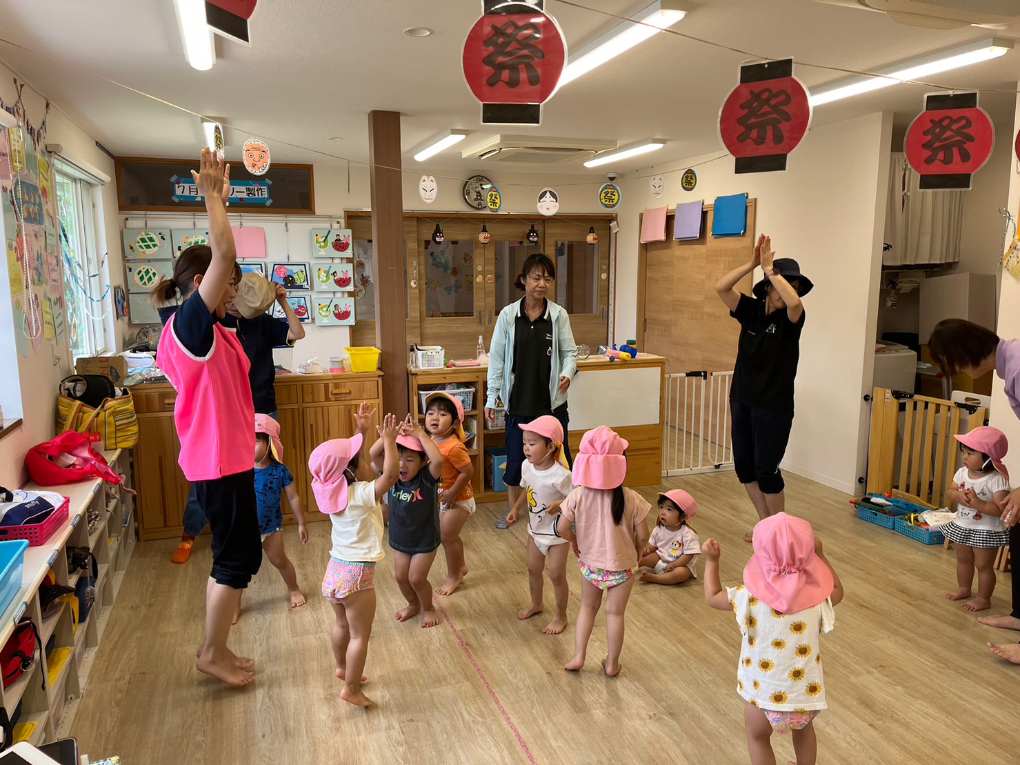 お水遊び開始～ - 神戸市垂水区の「ととの木保育園」